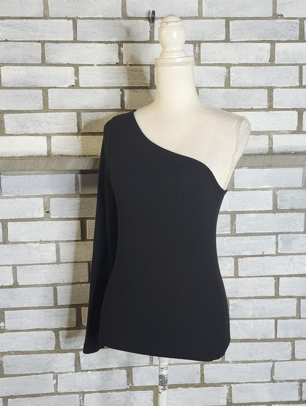 • Old Navy Black One Shoulder Rib Knit Long Sleeve Top Medium M Black Jack Asym